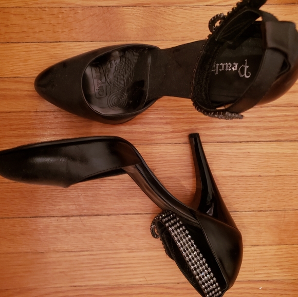 Shoes - Picture 2 of 3